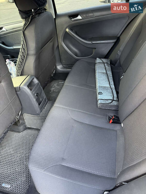 Седан Volkswagen Jetta 2015 в Запорожье