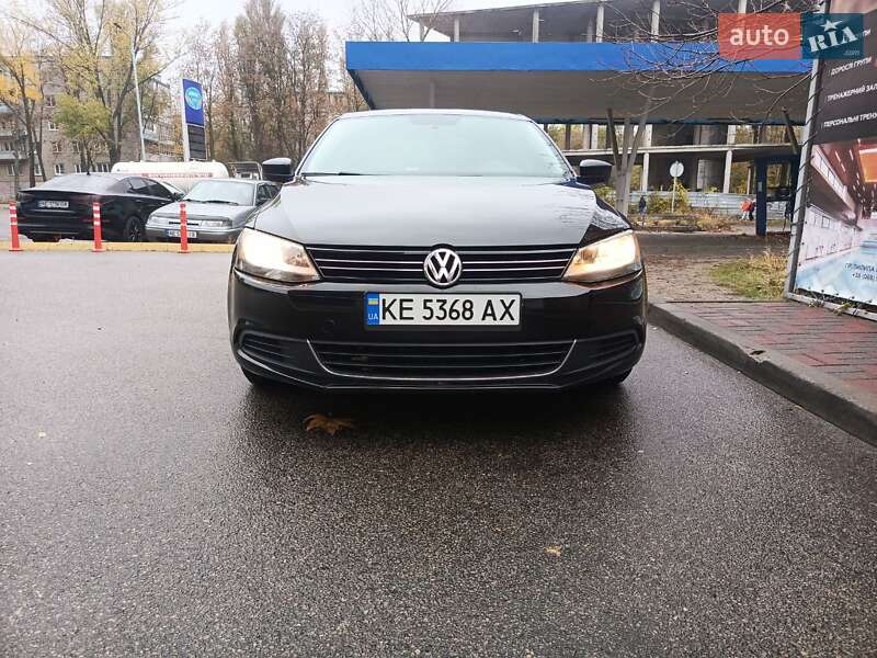 Седан Volkswagen Jetta 2014 в Днепре