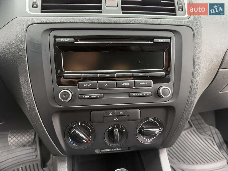 Седан Volkswagen Jetta 2014 в Дніпрі фото 17 Седан Volkswagen Jetta 2014 в Дніпрі