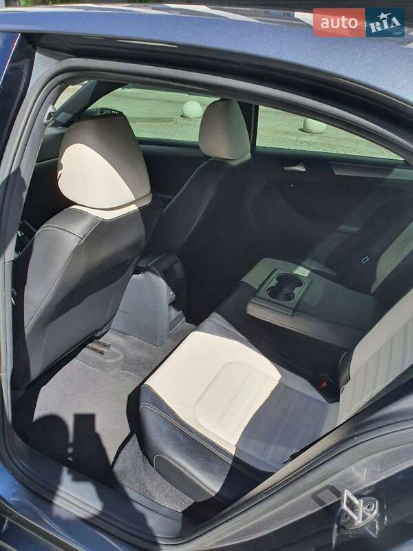 Седан Volkswagen Jetta 2016 в Киеве фото 7 Седан Volkswagen Jetta 2016 в Киеве