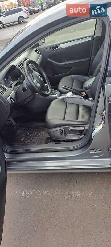 Седан Volkswagen Jetta 2014 в Николаеве