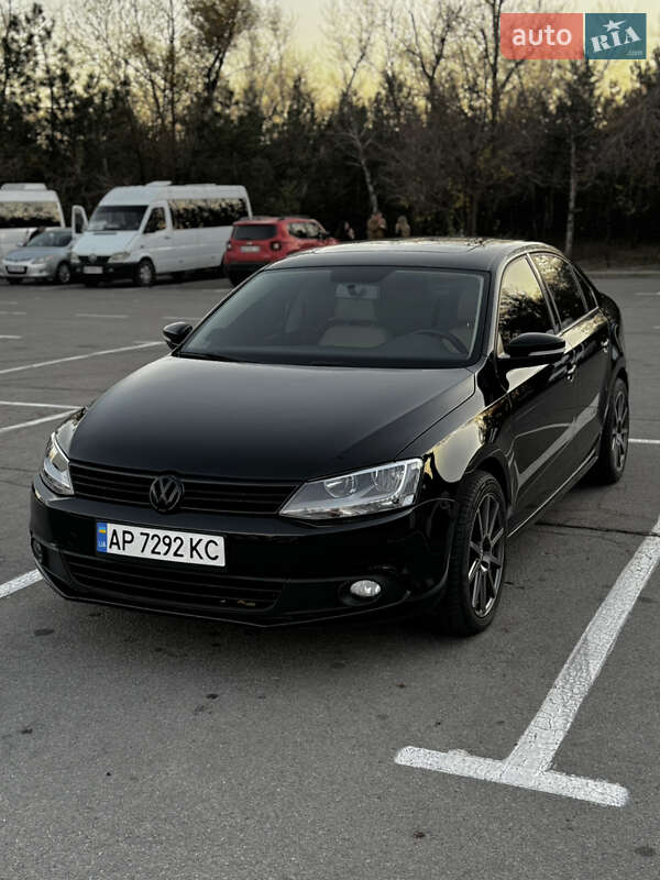 Седан Volkswagen Jetta 2012 в Запоріжжі