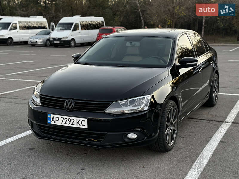Седан Volkswagen Jetta 2012 в Запоріжжі
