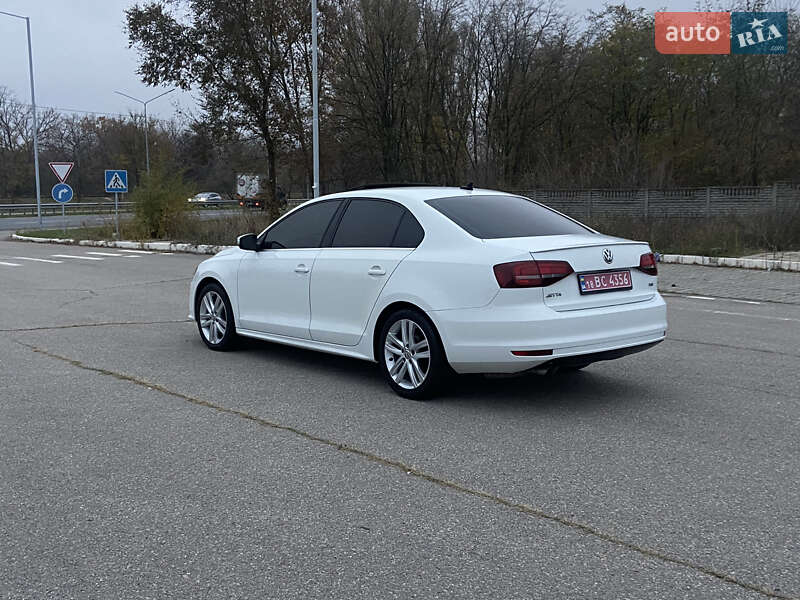Седан Volkswagen Jetta 2017 в Запорожье