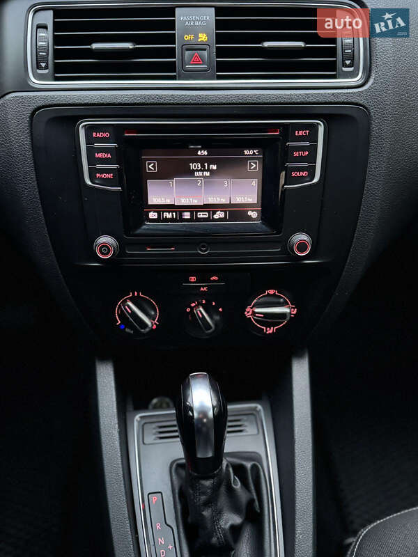 Седан Volkswagen Jetta 2016 в Киеве фото 14 Седан Volkswagen Jetta 2016 в Киеве
