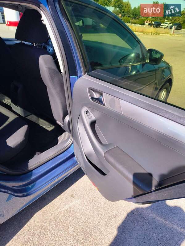 Седан Volkswagen Jetta 2015 в Днепре фото 6 Седан Volkswagen Jetta 2015 в Днепре