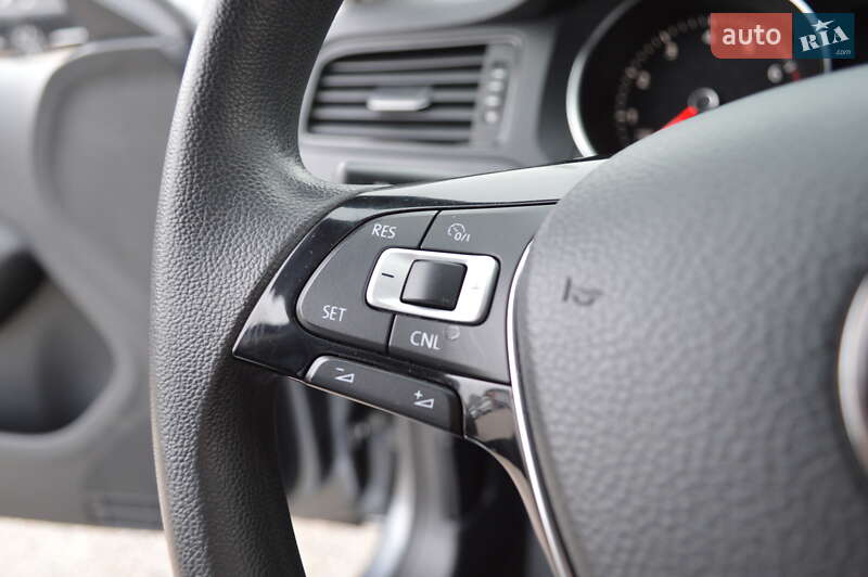 Седан Volkswagen Jetta 2016 в Кропивницькому фото 25 Седан Volkswagen Jetta 2016 в Кропивницькому