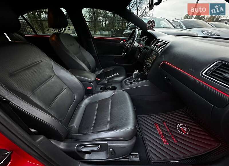 Седан Volkswagen Jetta 2012 в Харкові