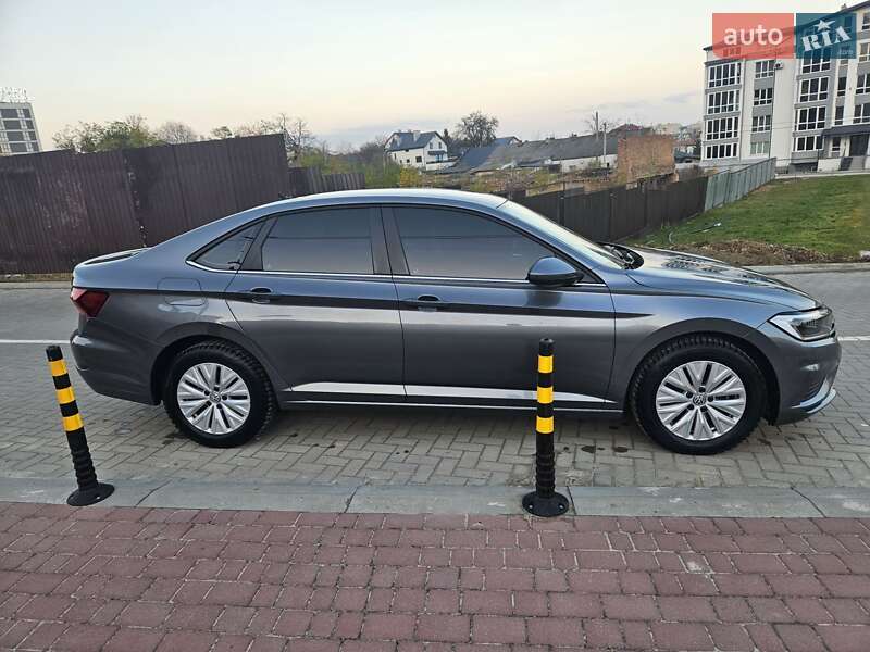 Седан Volkswagen Jetta 2018 в Львове