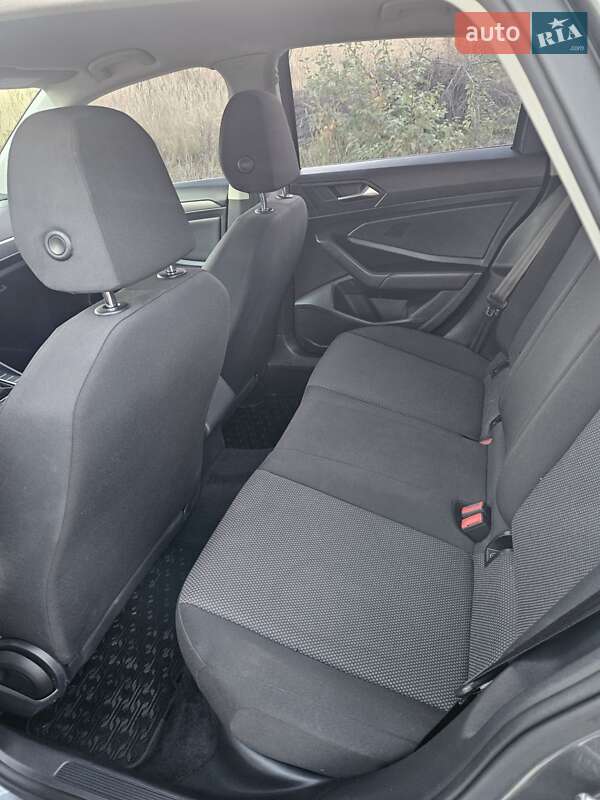 Седан Volkswagen Jetta 2018 в Львове