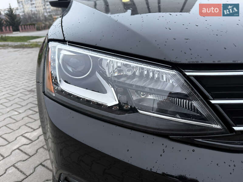 Седан Volkswagen Jetta 2014 в Хмельницком