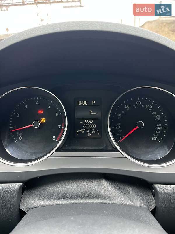 Седан Volkswagen Jetta 2016 в Киеве