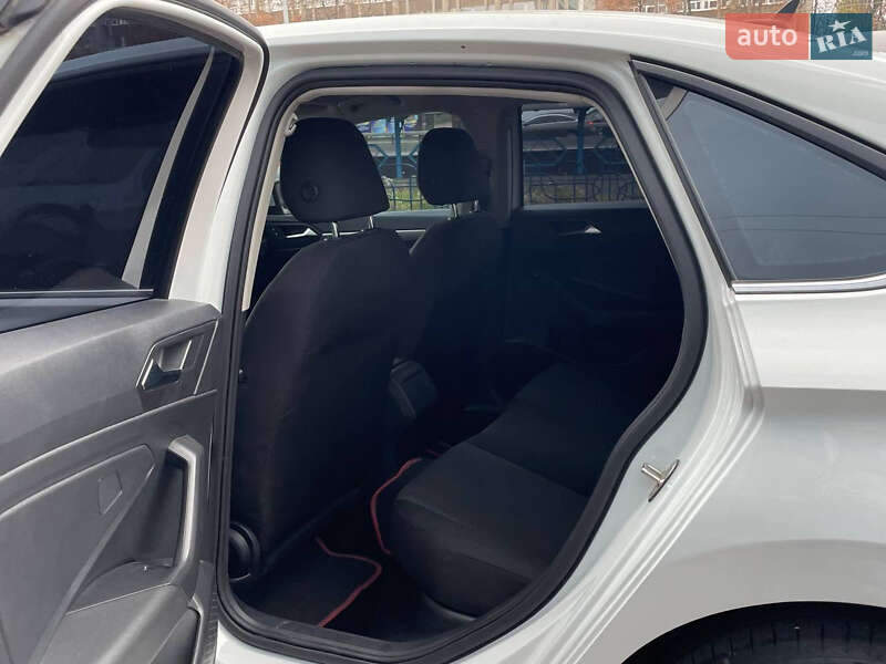 Седан Volkswagen Jetta 2020 в Києві