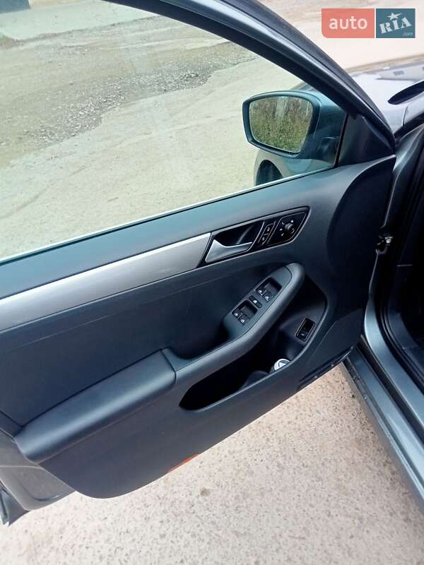 Седан Volkswagen Jetta 2017 в Івано-Франківську