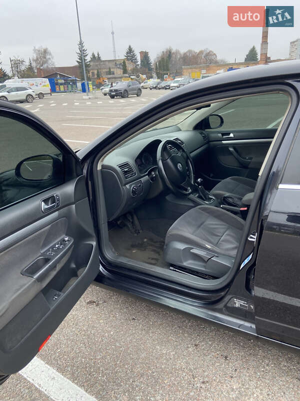 Седан Volkswagen Jetta 2005 в Житомирі