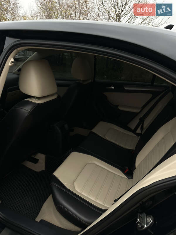 Седан Volkswagen Jetta 2014 в Запорожье фото 11 Седан Volkswagen Jetta 2014 в Запорожье