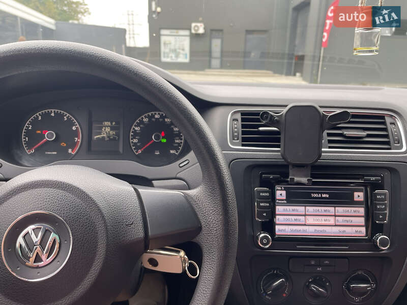 Седан Volkswagen Jetta 2012 в Львове