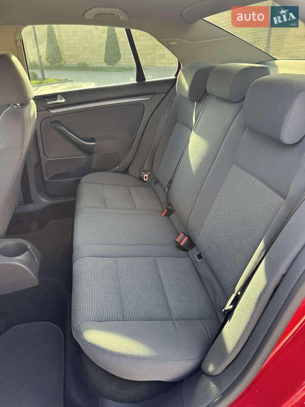 Седан Volkswagen Jetta 2007 в Ізмаїлі