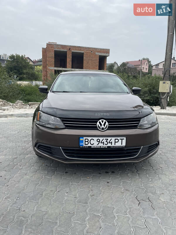 Седан Volkswagen Jetta 2012 в Львове