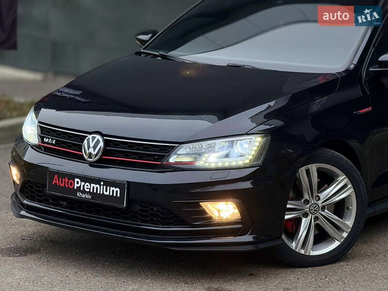 Седан Volkswagen Jetta 2016 в Харкові