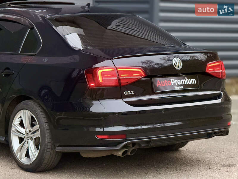 Седан Volkswagen Jetta 2016 в Харкові