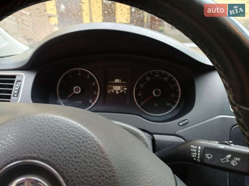 Седан Volkswagen Jetta 2012 в Києві фото 7 Седан Volkswagen Jetta 2012 в Києві