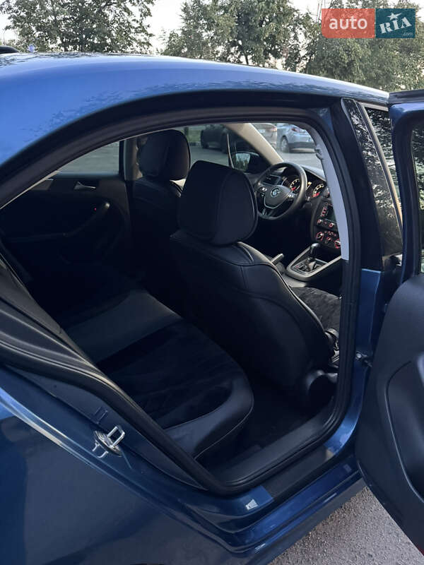 Седан Volkswagen Jetta 2015 в Запорожье