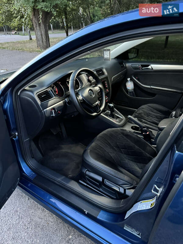 Седан Volkswagen Jetta 2015 в Запорожье