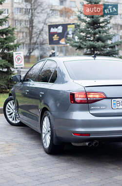 Седан Volkswagen Jetta 2015 в Львове