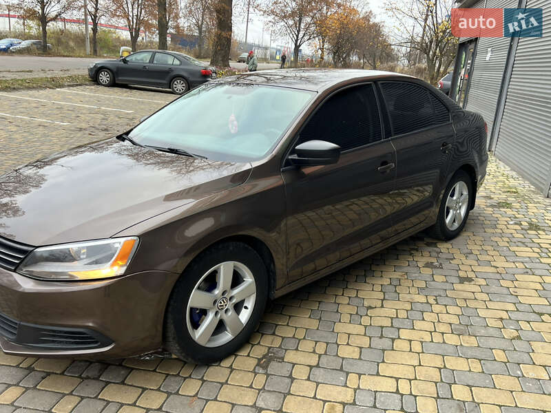 Седан Volkswagen Jetta 2010 в Чернігові
