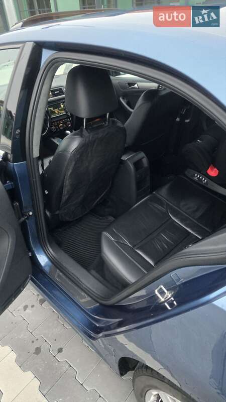 Седан Volkswagen Jetta 2015 в Ірпені