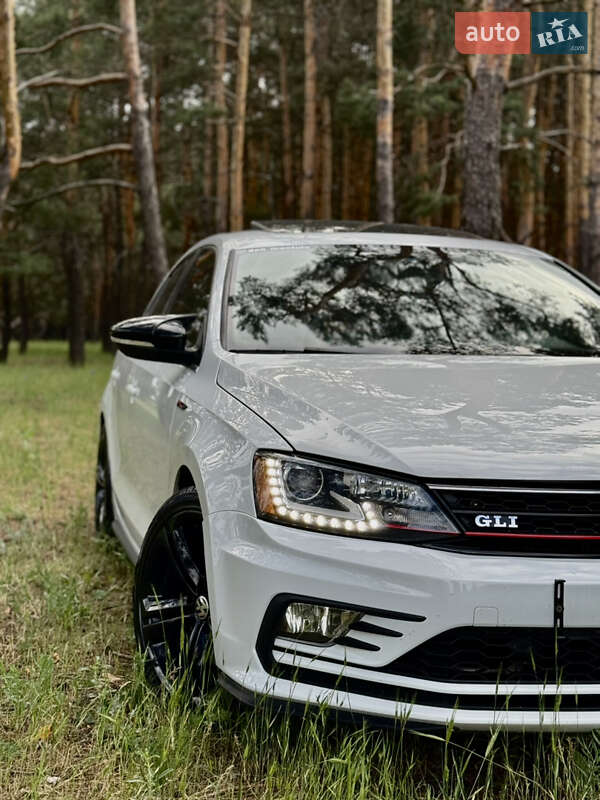 Седан Volkswagen Jetta 2015 в Павлограді фото Седан Volkswagen Jetta 2015 в Павлограді