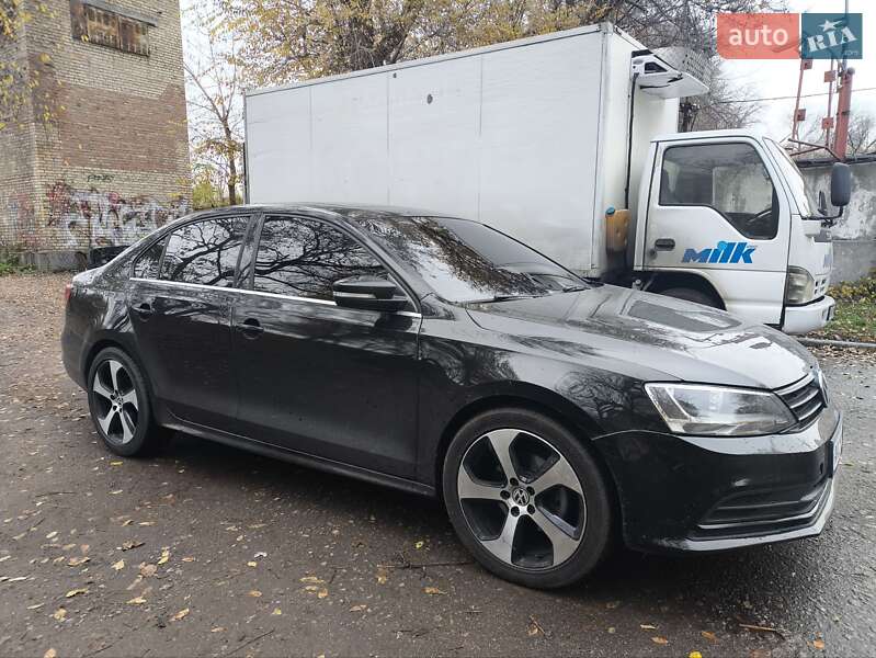 Седан Volkswagen Jetta 2015 в Киеве
