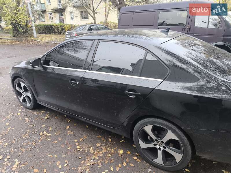 Седан Volkswagen Jetta 2015 в Киеве