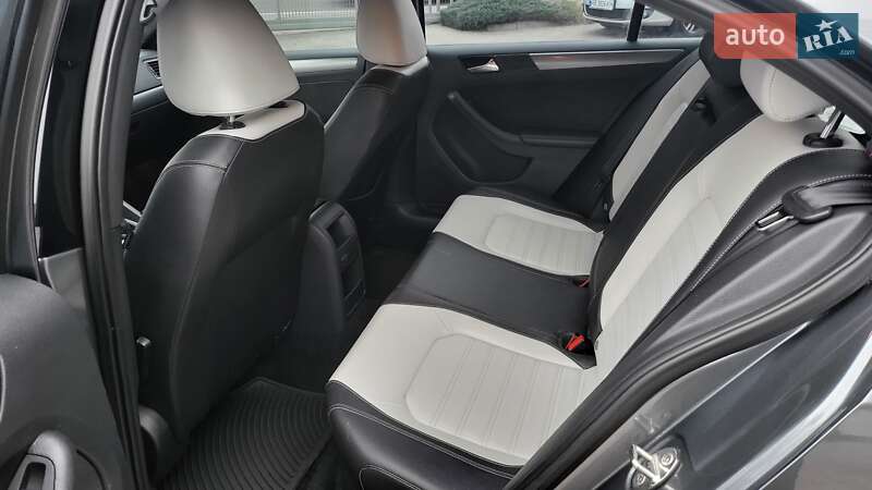 Седан Volkswagen Jetta 2016 в Вінниці