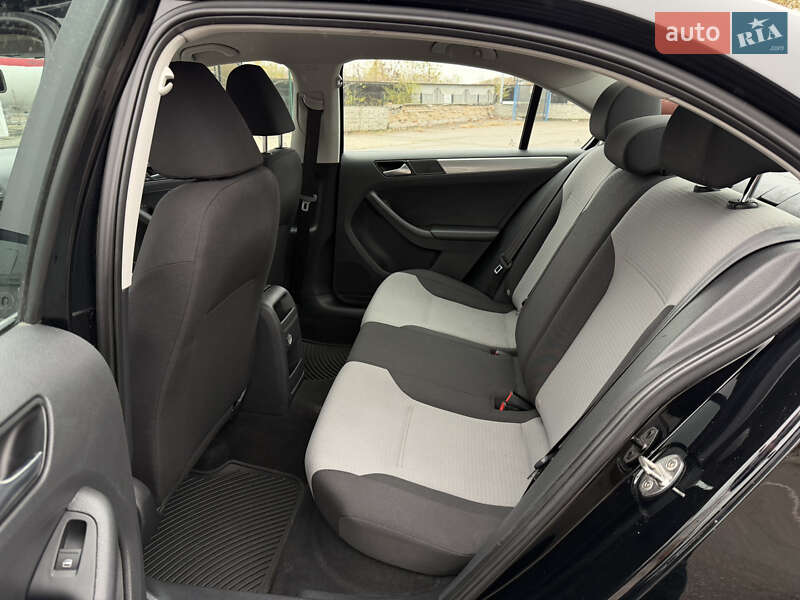 Седан Volkswagen Jetta 2016 в Запорожье