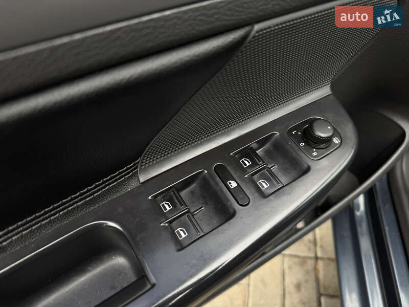 Седан Volkswagen Jetta 2008 в Києві