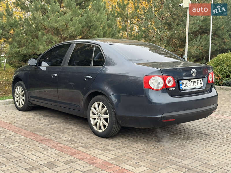 Седан Volkswagen Jetta 2008 в Києві