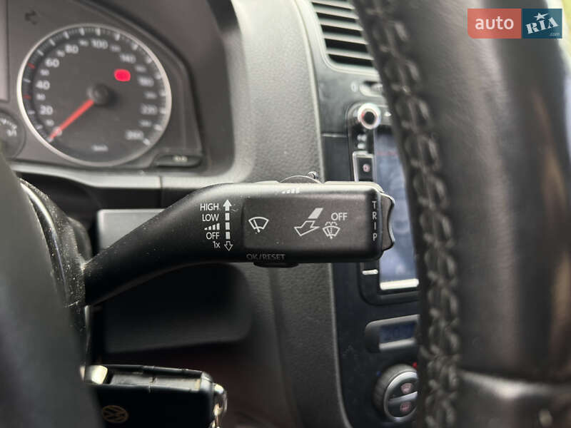 Седан Volkswagen Jetta 2008 в Києві