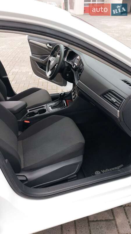 Седан Volkswagen Jetta 2021 в Запоріжжі