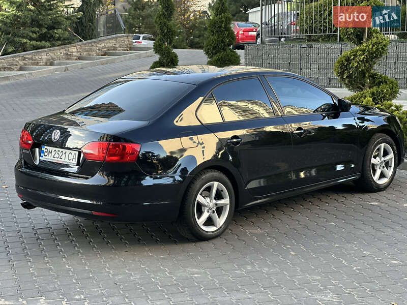 Седан Volkswagen Jetta 2014 в Киеве