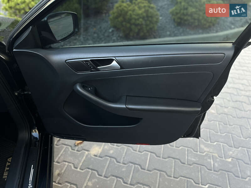 Седан Volkswagen Jetta 2014 в Киеве