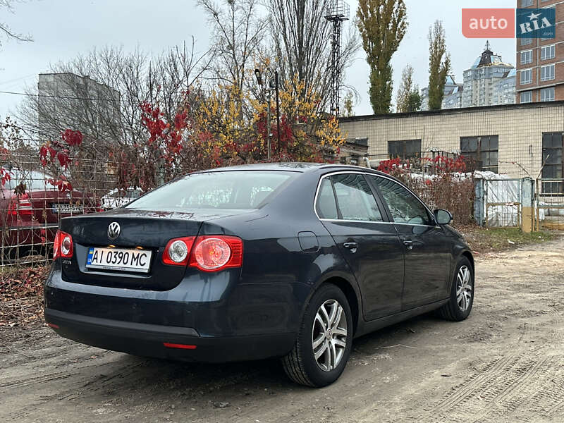 Седан Volkswagen Jetta 2008 в Києві