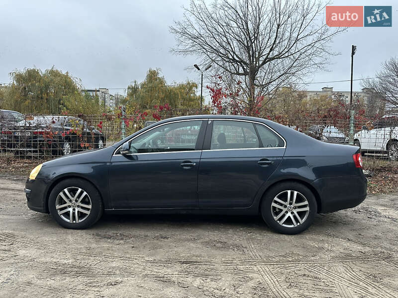 Седан Volkswagen Jetta 2008 в Києві
