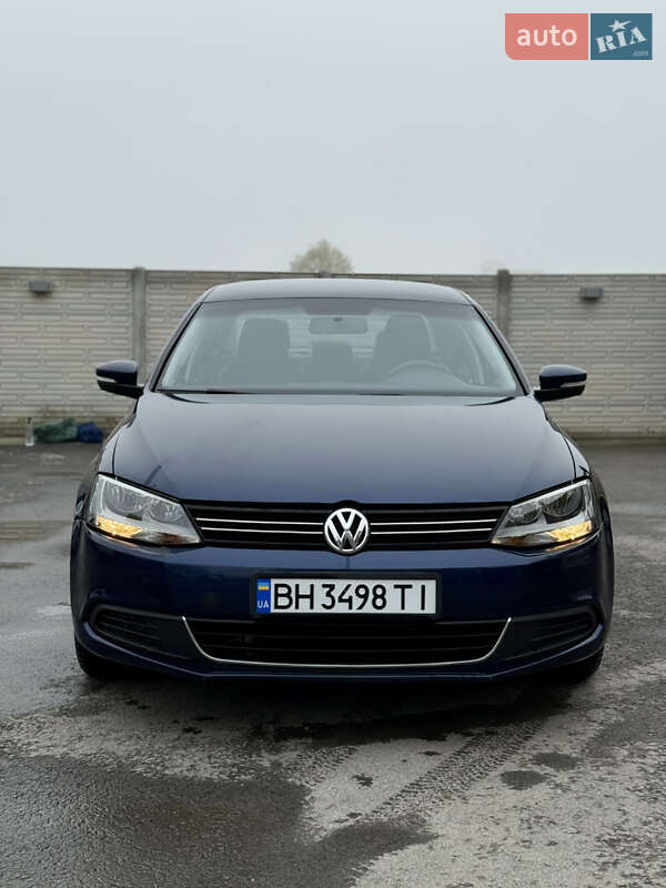 Седан Volkswagen Jetta 2013 в Ізмаїлі