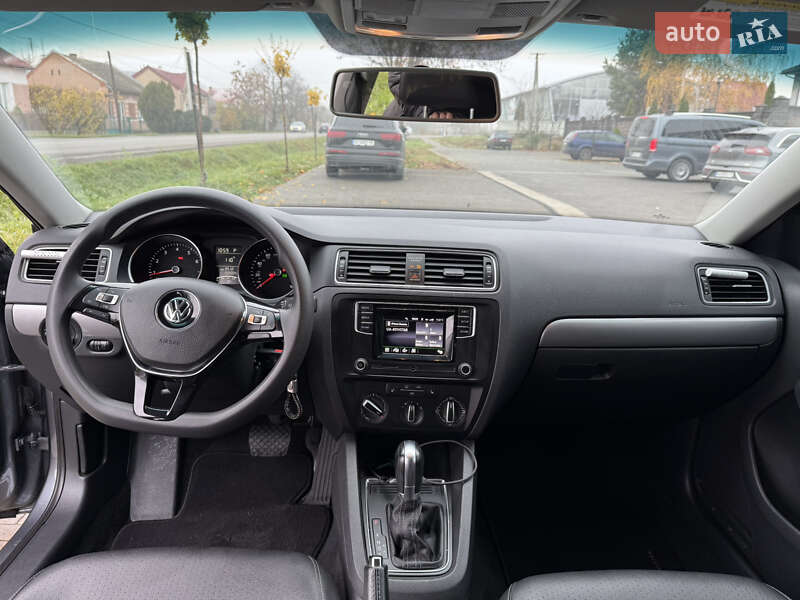 Седан Volkswagen Jetta 2017 в Ужгороде