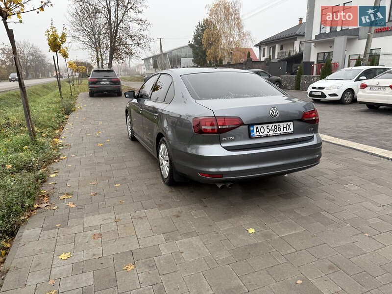 Седан Volkswagen Jetta 2017 в Ужгороде