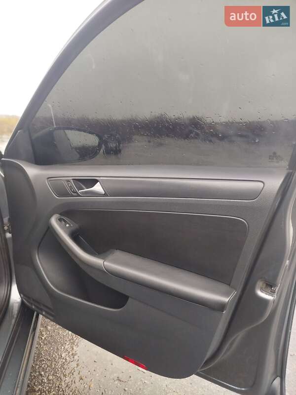 Седан Volkswagen Jetta 2012 в Лубнах