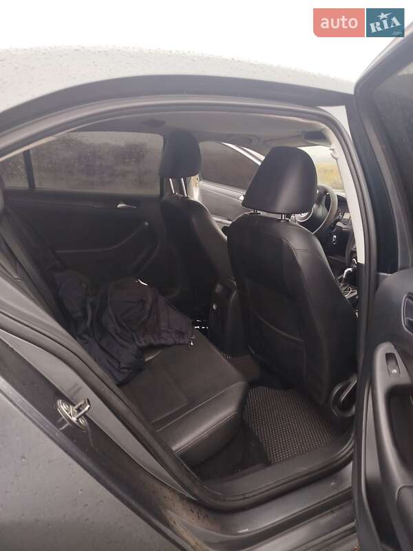 Седан Volkswagen Jetta 2012 в Лубнах