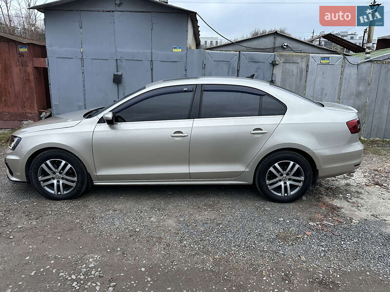 Седан Volkswagen Jetta 2014 в Львове